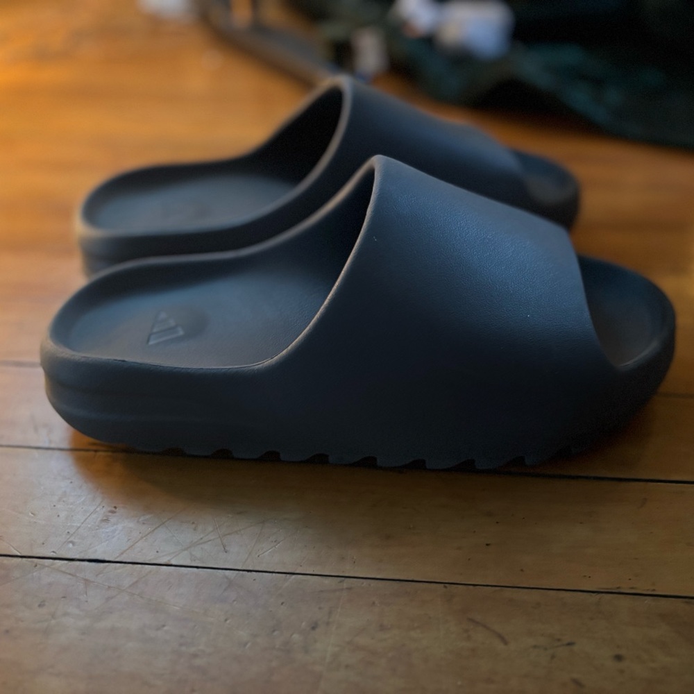 Men’s yeezy slides. Used. Wrong size for son. Missed window
